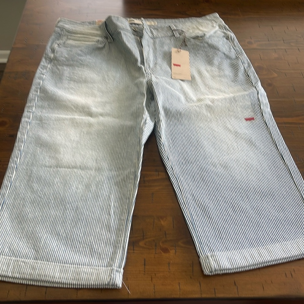 New Levi Capris very nice!
